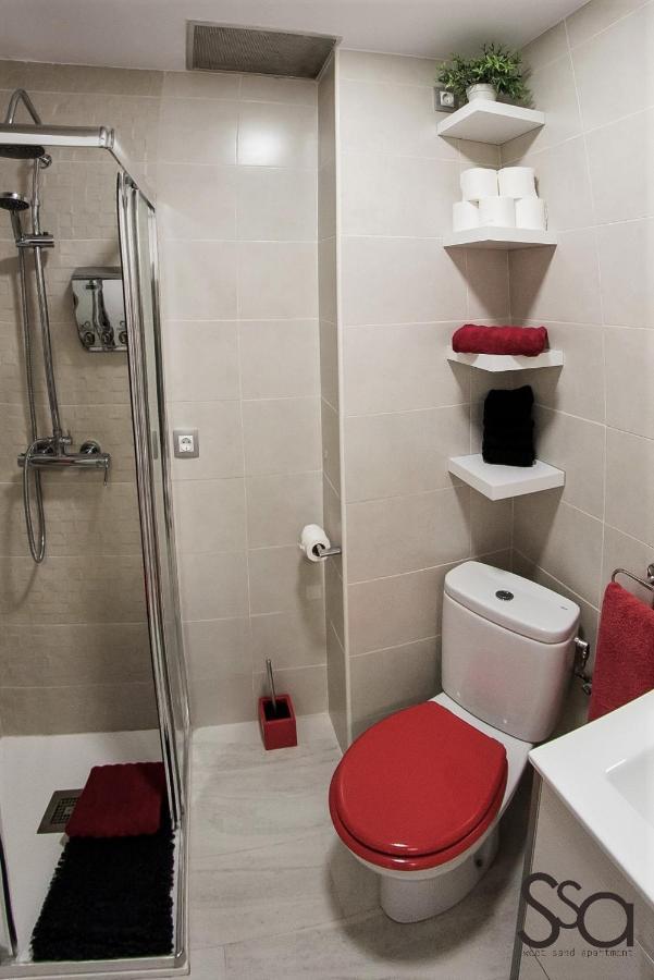 My Sweet Red Apartment Бенидорм Екстериор снимка