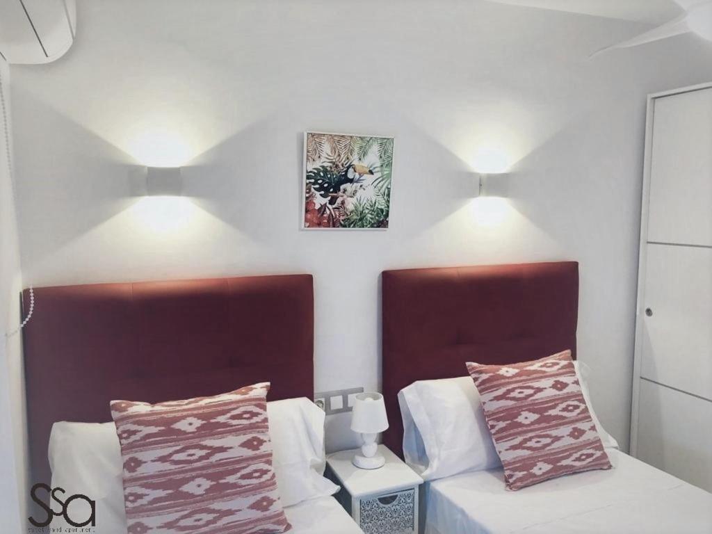 My Sweet Red Apartment Бенидорм Екстериор снимка