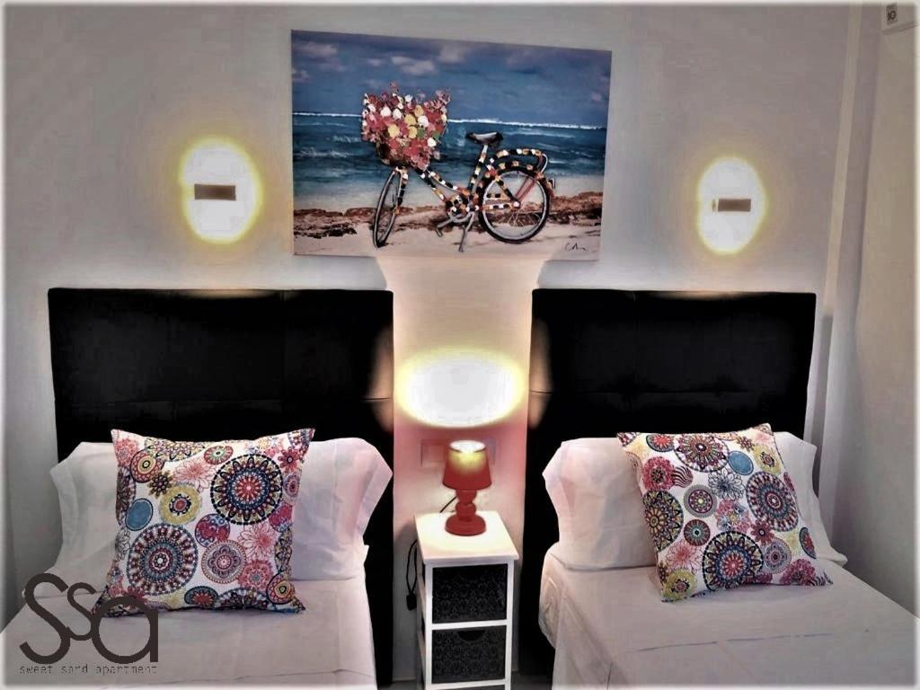 My Sweet Red Apartment Бенидорм Екстериор снимка