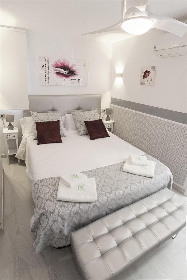 My Sweet Red Apartment Бенидорм Екстериор снимка